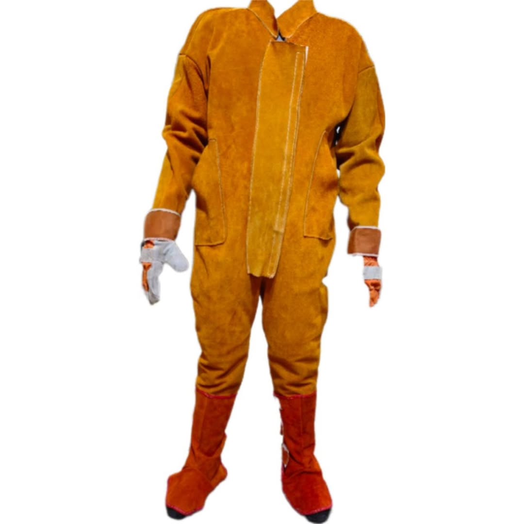 لباس یکسره سندبلاست